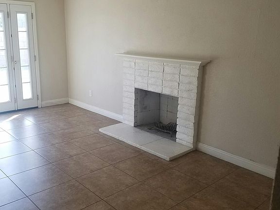4th image of 9835 Pepper Ave