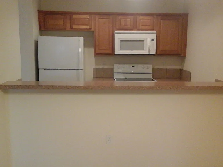 116 Limestone — Photo 4