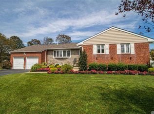 806 Aberdeen Rd, Bay Shore, NY 11706