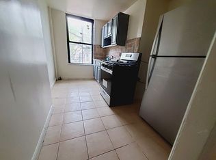 561 49th St #2B, Brooklyn, NY 11220