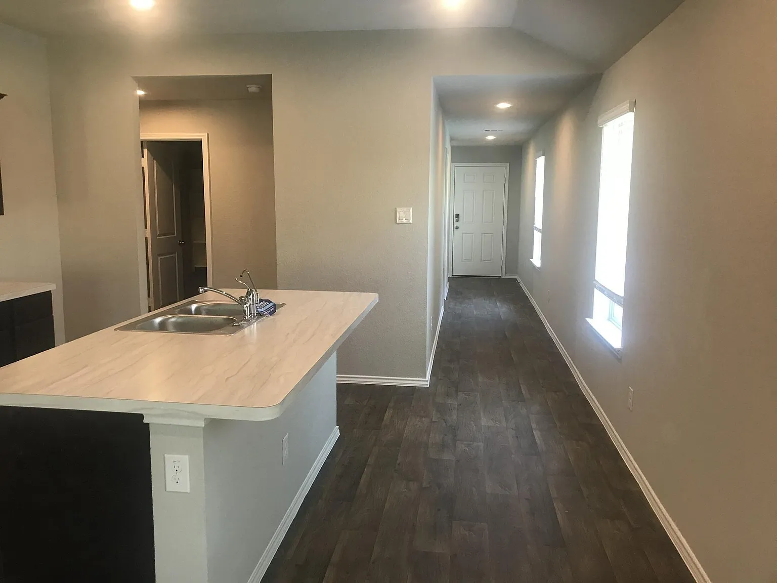 3 bed, 2.0 bath, 1489 sqft, $1,785 — Photo 2