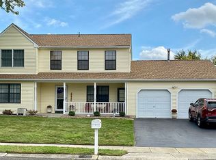7 Nashua Dr, Sicklerville, NJ 08081