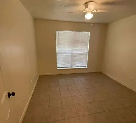4th image of 2527 Cypress Dr #2527