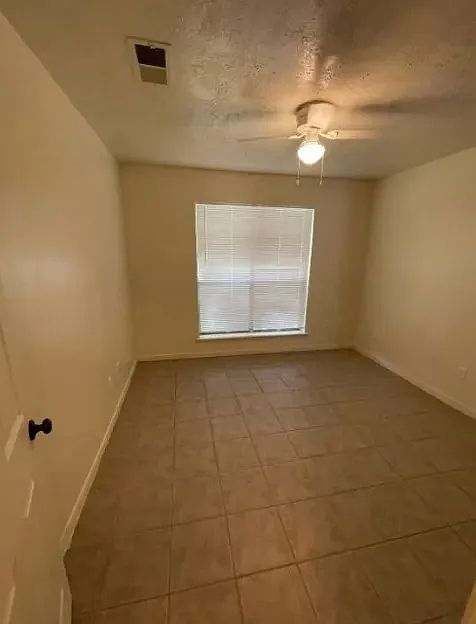 1st image of 2525 Cypress Dr