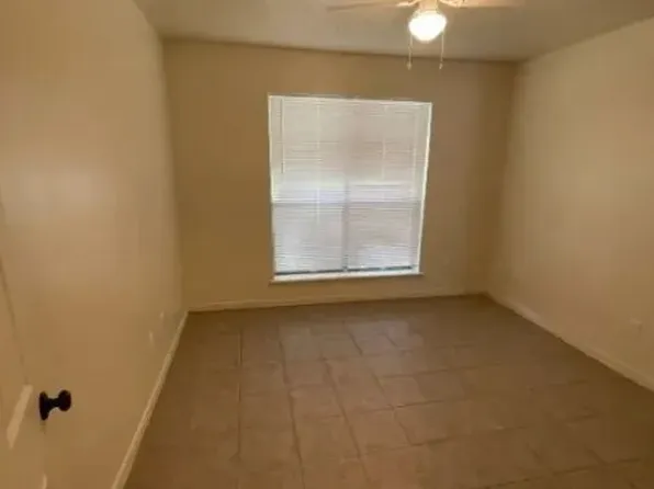 2525 Cypress Dr, College Station, TX 77840