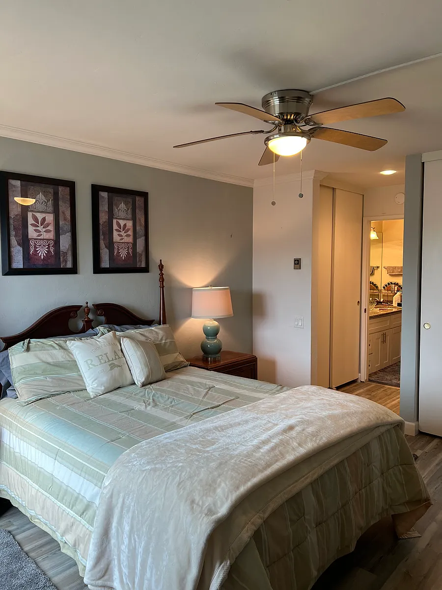 Building Photo - 1855 Diamond St #114