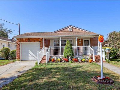 160 Juanita Ave, Freeport, NY, 11520