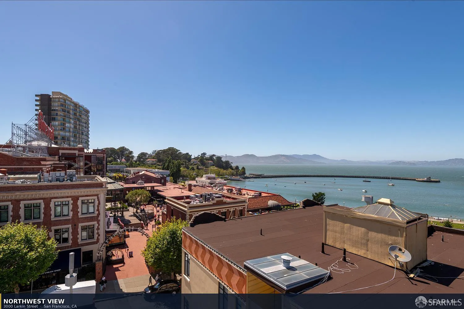 3000 Larkin St - Photo 2