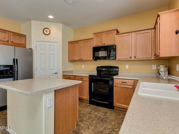 3rd image of 5735 W GWEN Street
