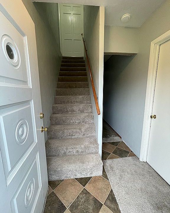 Entryway to apartment 