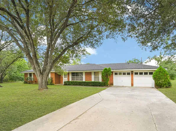 301 Hill St #305, Hempstead, TX 77445