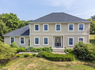 12 Rutherford Dr, Belvidere, NJ 07823