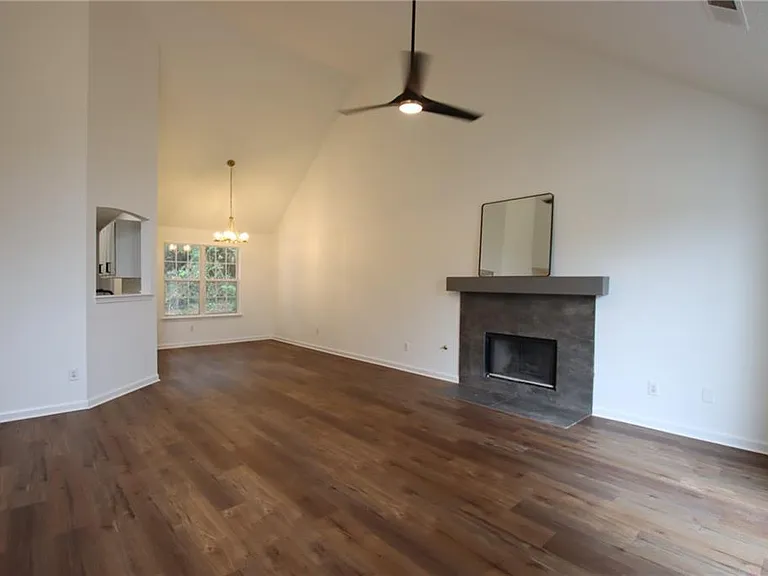 2256 Dresden Grn NW — Photo 32