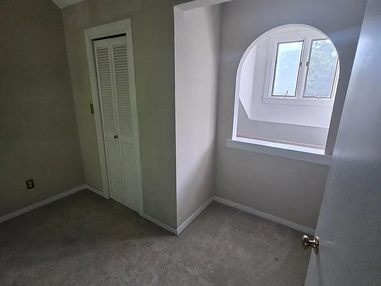 104 Hampton Ct — Photo 38