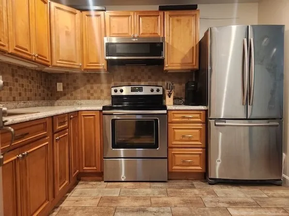 80 Stanton St APT 36, Worcester, MA 01605