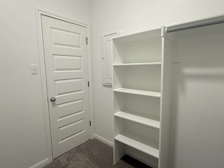 176 Hornet St — Photo 12