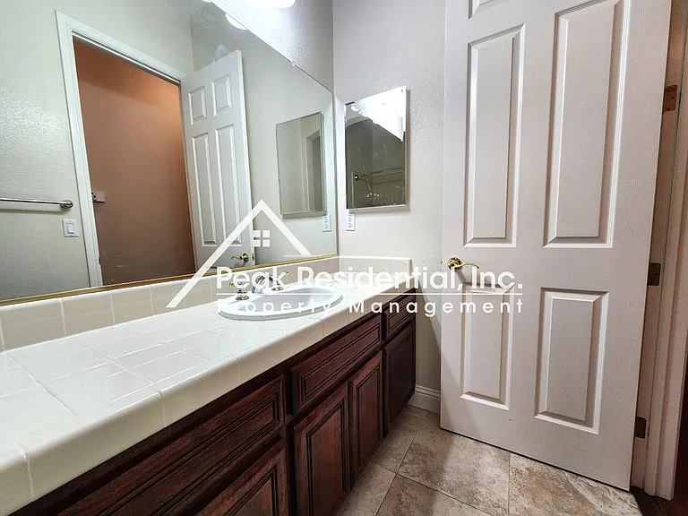 1044 Sandwick Way — Photo 23
