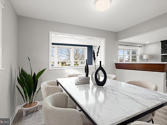 3rd image of 517 Winters Ln