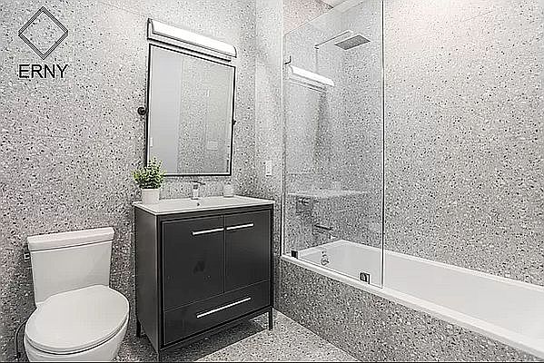 2nd image of 3412 Glenwood Rd #2F