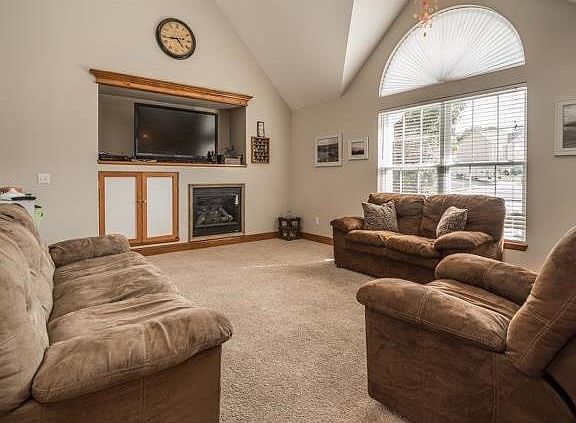 When you step into this big great room, you know it is GREAT!   Plenty of room for big parties, or relaxing at home.