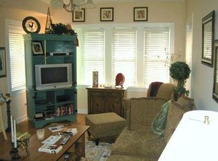 4048 N Southport Ave #2, Chicago, IL 60613