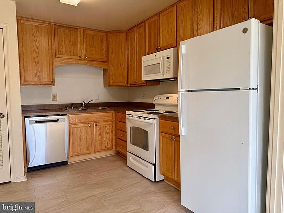 5th image of 1010 Brinker 201 Dr