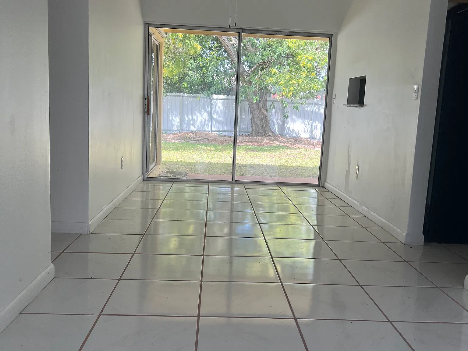 4 bed, 2000 sqft, $3,500 — Photo 3