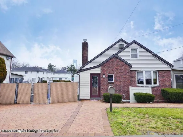 16 Brown Pl, Staten Island, NY 10305