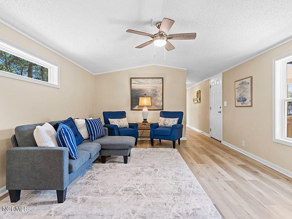 4th image of 2870 Woodthrush Lane SW