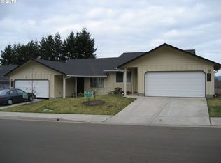 680 Benjamin Ave, Cottage Grove, OR 97424