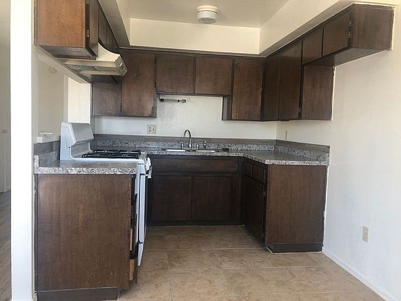 5th image of 2572 W Main St