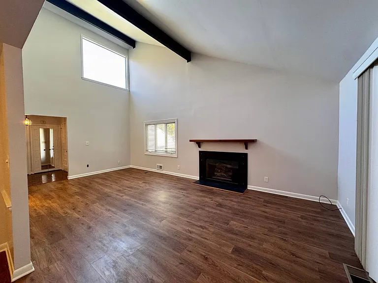 208 Lamplighter Cir — Photo 14