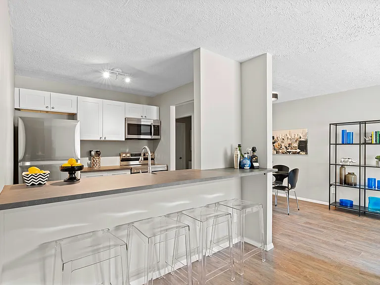 10524-10532 Clifton Blvd — Photo 27
