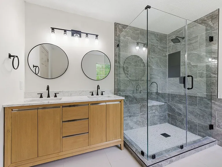 1414 Paddocks Way — Photo 3