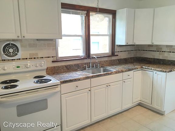 3rd image of 2321 Waldo Ln