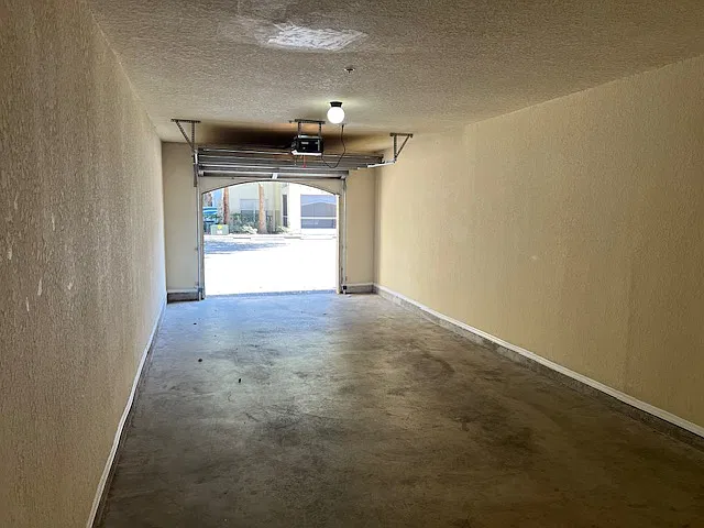 2 bed, 1170 sqft, $1,795 — Photo 2
