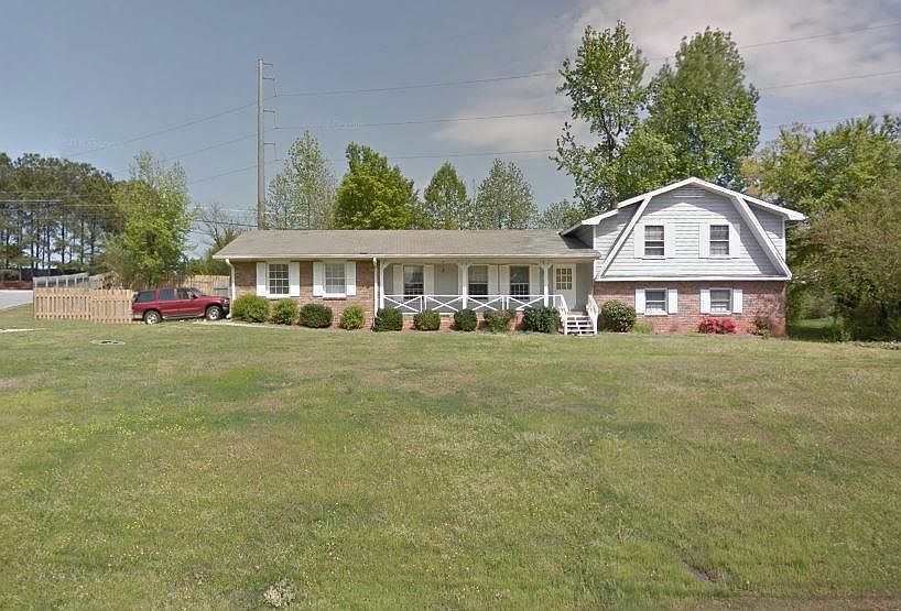 2857 Fontainebleau Dr, Dunwoody, GA 30360 | Zillow