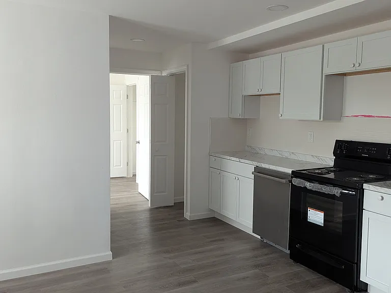 41 East High St — Photo 12