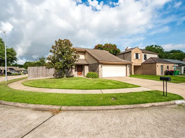 17 Crestbriar Ct, Baytown, TX 77521