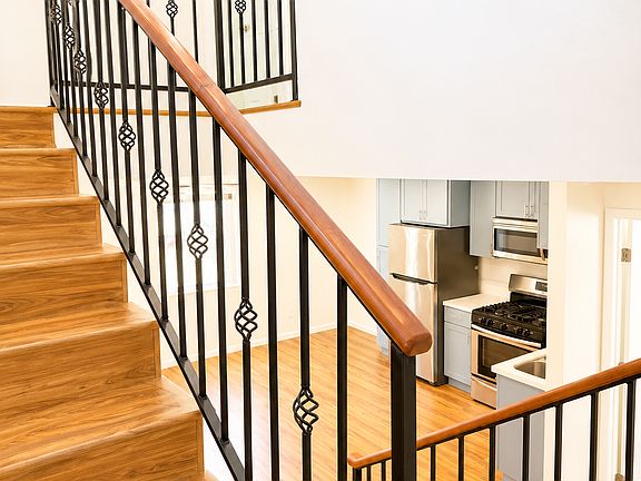 4th image of 4465 Hilltop Dr #2