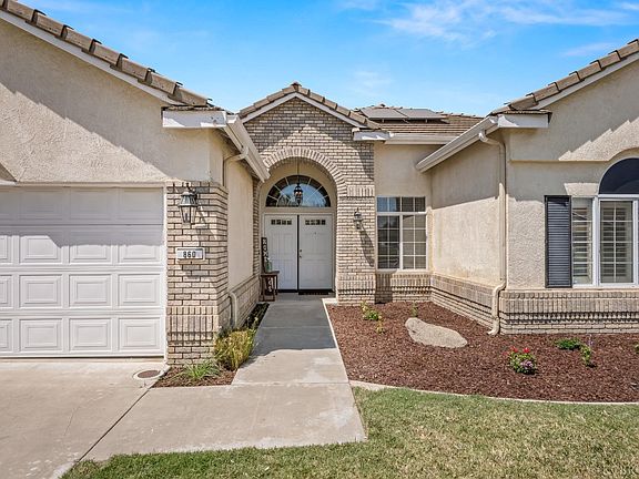 3rd image of 860 E Redwood Cir