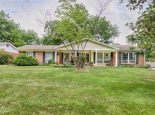 406 Nottingham Dr, Ballwin, MO 63011