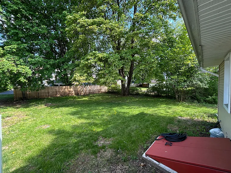 630 Wallace St — Photo 4