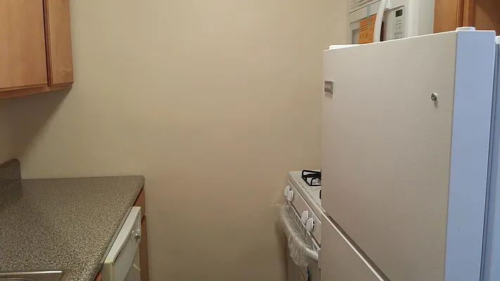 Rented by Realty Queens LLC | media 10