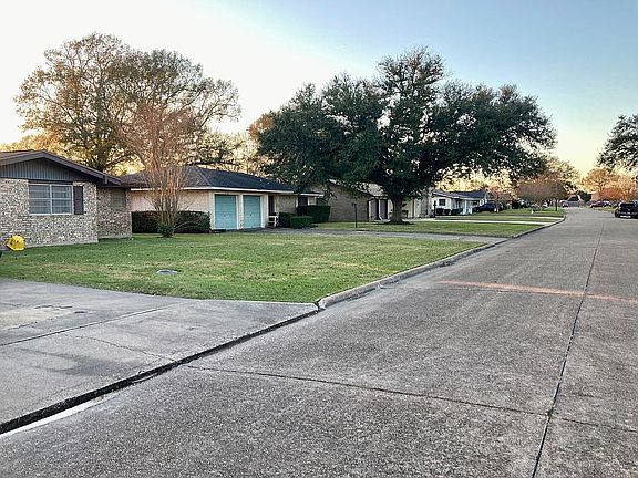 Neighborhood view from house