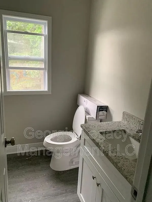 2 bed, 1.0 bath, 875 sqft, $109,500 — Photo 3