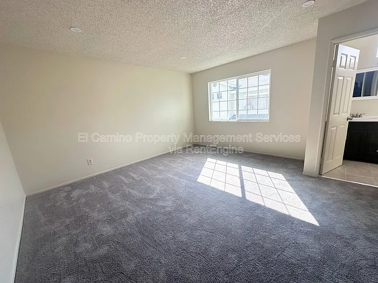 11140 Duncan Ave #A — Photo 16