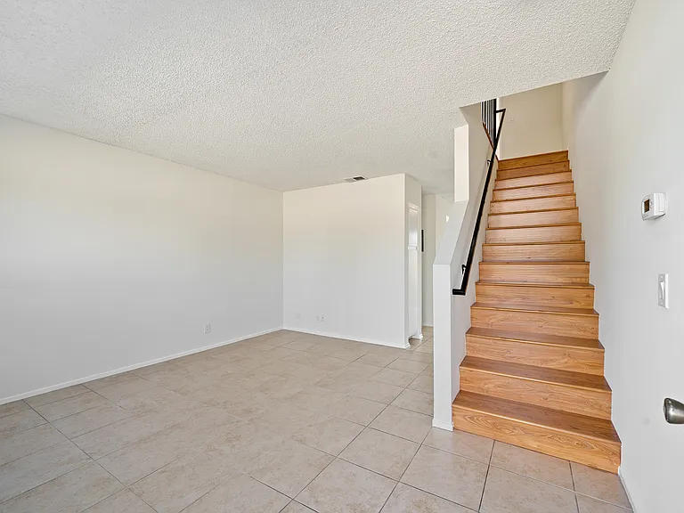 732 W Dryden St #C — Photo 2