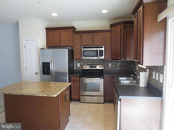 2nd image of 11727 Sunningdale Pl