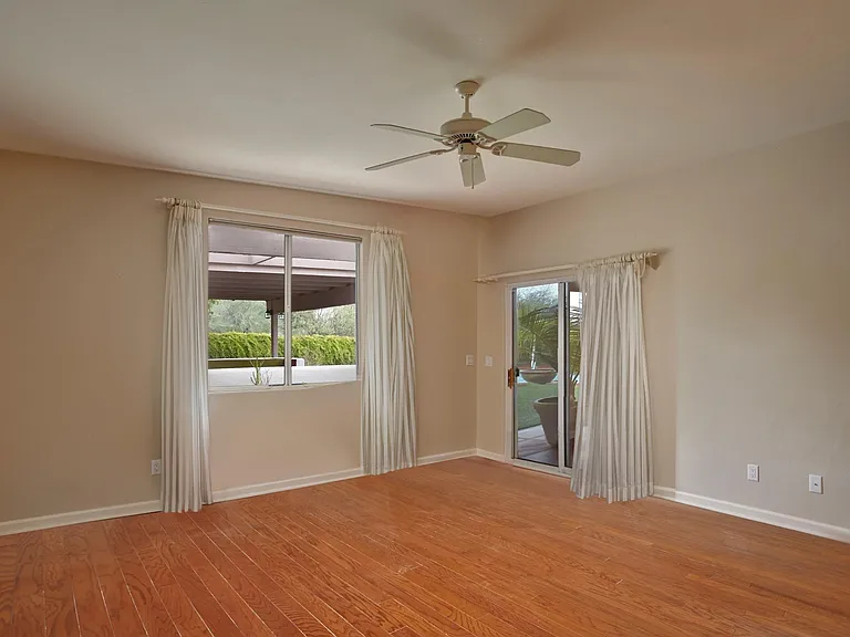 2952 N Saint Augustine Pl — Photo 11